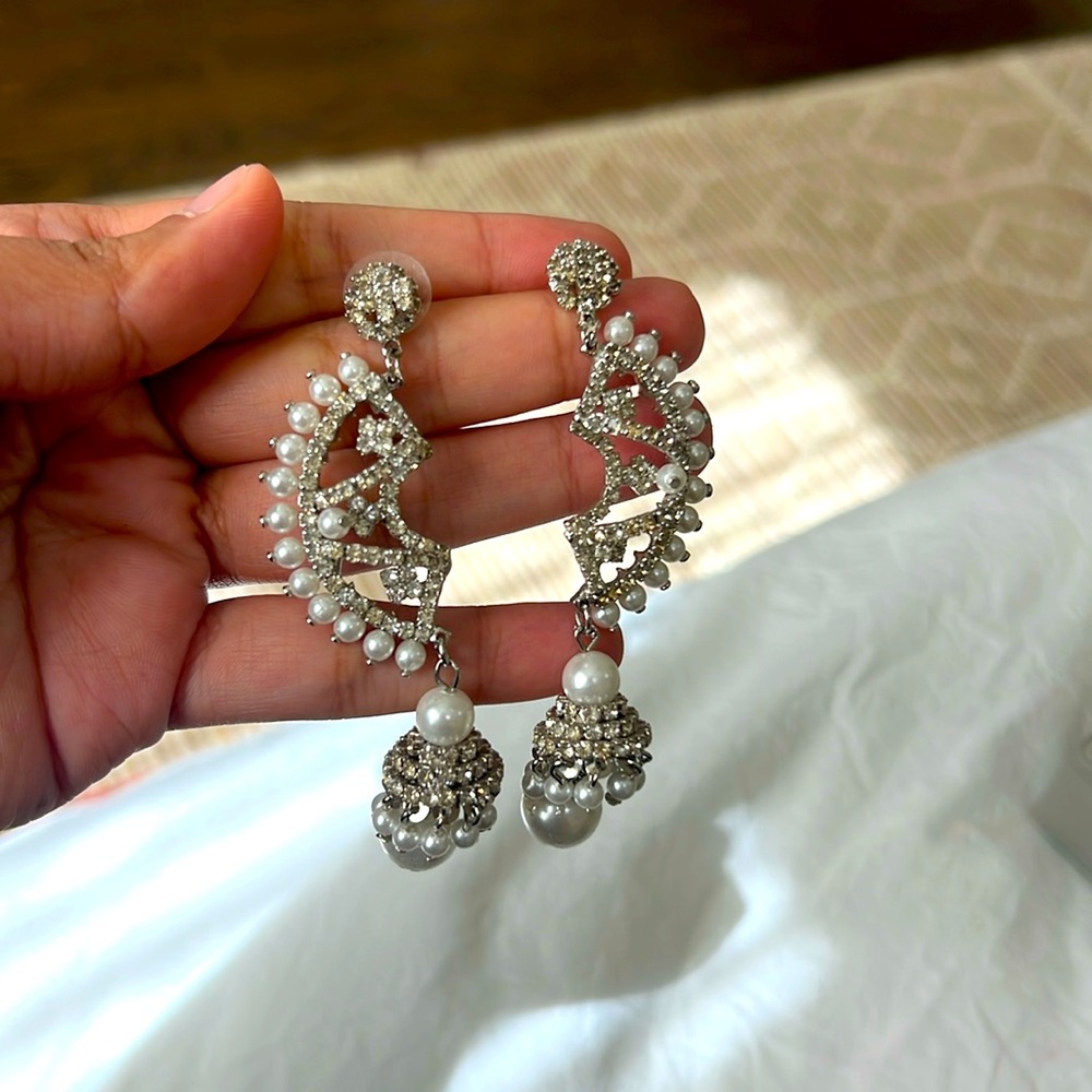 Long Pearl Earrings 🤍